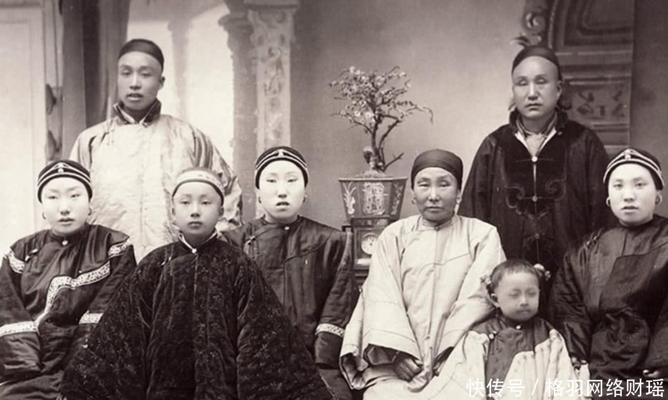 女子|晚清百姓生活老照片:李鸿章的全家福,美丽端庄的旗人女子!
