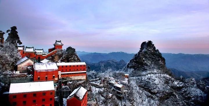 风雪|风雪武当山，仙境藏玄机！大雪封山时，道人、隐士都在干什么！