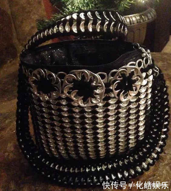 在易拉罐拉环上编织,钩成的包包耐看耐用!DIY变废为宝附教程