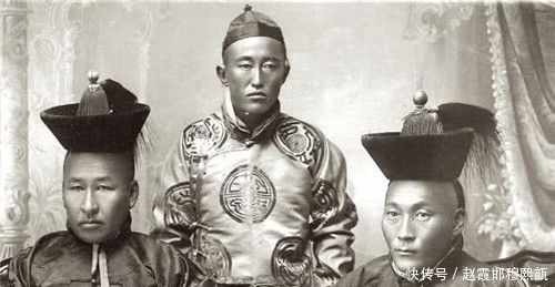 形象|清朝官员的真实形象百官上朝交头接耳,和珅的长相堪比四大美男