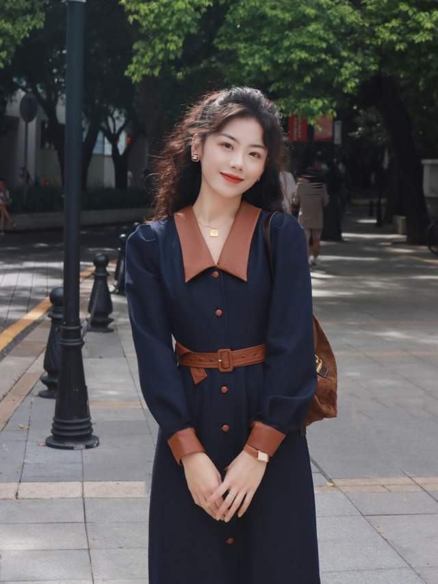 减龄|裙装穿搭指南,30+女性穿起来也不显老,穿出18岁的清纯魅力