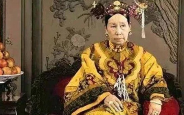 一模一样|慈禧年轻的时候有多美？五代外孙女照片曝光，简直长得一模一样！