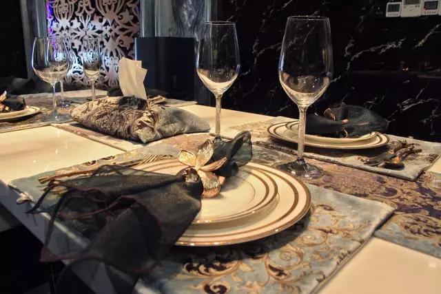 珠江新城|160㎡后现代风,冷静睿智的黑形成这豪宅的气质