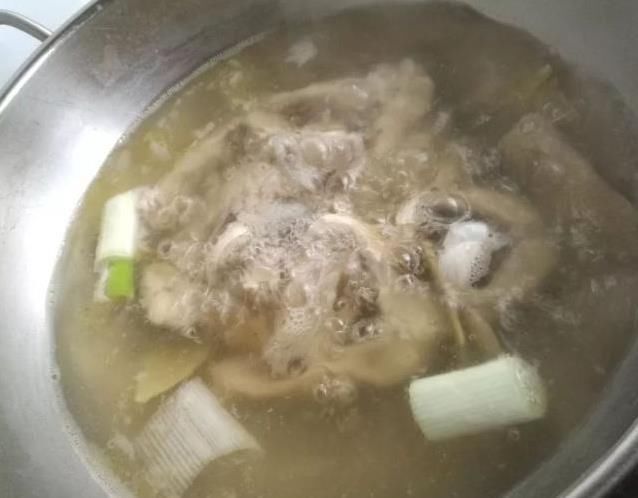 切成|这样做鱼,我们家隔三差五吃一次,永远也吃不腻