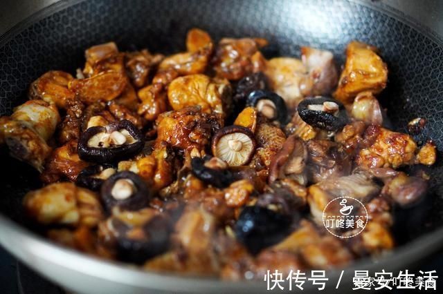 生粉|夏天多吃此菜，加上香菇一炖，鲜香嫩滑，我家每周吃三回，太下饭