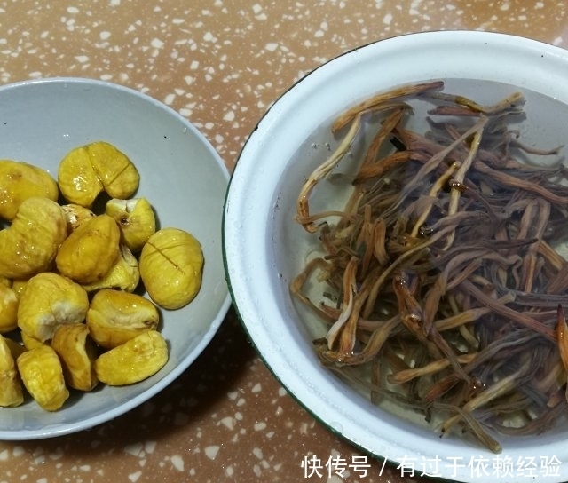 鲜香炖土鸡,满屋子香气,记忆中柴火鸡的味道