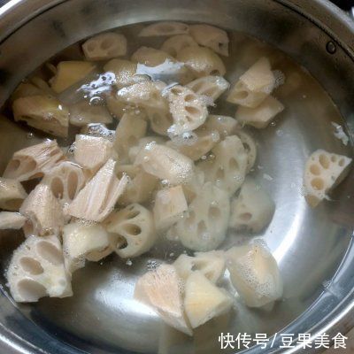 贫血排骨|家常美味莲藕排骨汤，锁住家人的胃