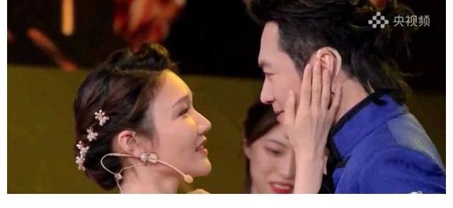 龍洋|朱迅小尼與龍洋張韜，央視兩對黃金搭檔演經(jīng)典愛情，高顏值的完勝