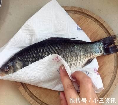 热水|炖鱼汤时,用冷水好还是用热水好?学会这招,汤汁浓白鲜美!