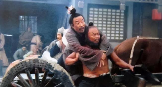 吃掉|李逵之母被老虎吃掉后,为啥梁山好汉没人安慰,反而大笑不止