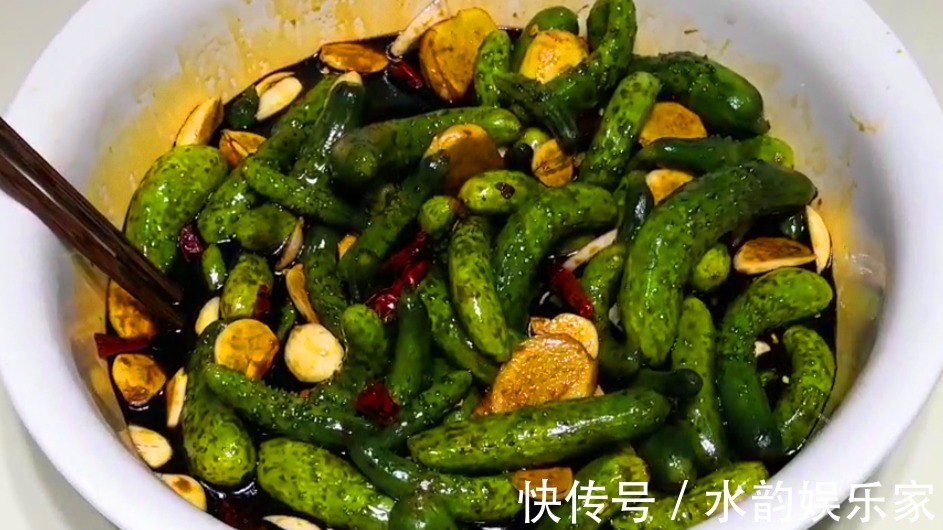 开胃|腌黄瓜好吃有秘诀,一天就能吃,香脆爽口又开胃,比吃肉还过瘾