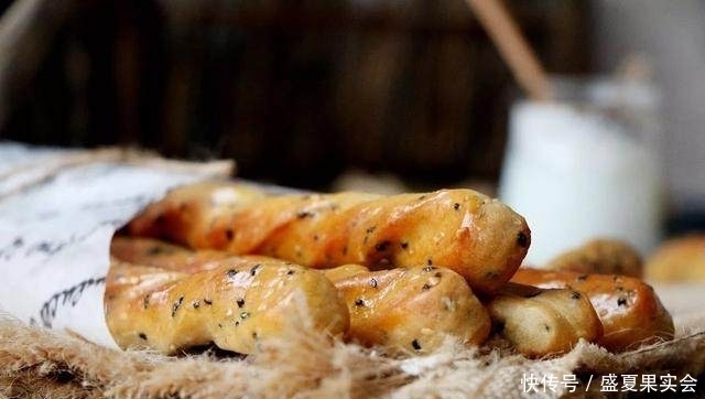 手机|看手机就可以啃得很享受的一款面包,约吗?