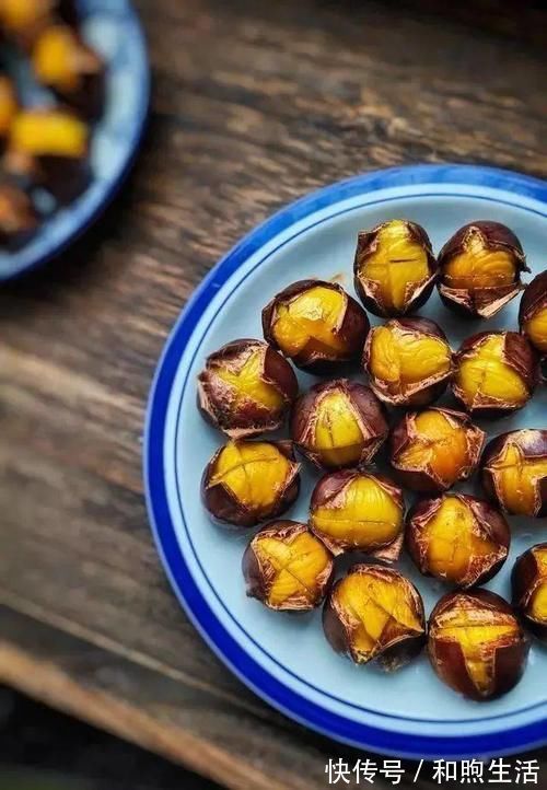 板栗新做法,不烤不煮,8分钟个个开口,自动脱皮,比买的还好吃