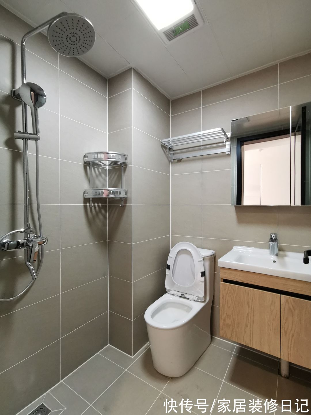 鞋柜|60后大叔的养老房，花6万简装70㎡的小两房，简洁清爽住起来顺心