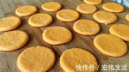 最近这款小饼火了，无水无油，养肝明目，特别适合上网课的孩子们