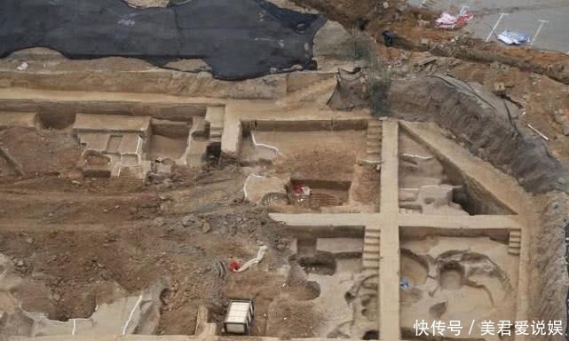  恐怖|古墓出土两件商朝青铜器，面带神秘微笑，专家称阴森而恐怖