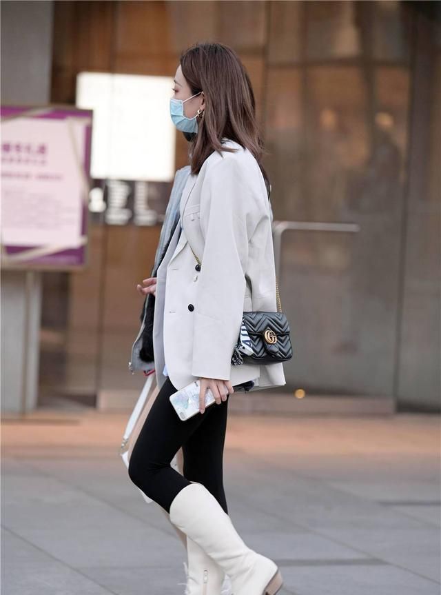 搭配|有一种简约的高跟鞋, 一字带款式, 还是要注意服装搭配才更美