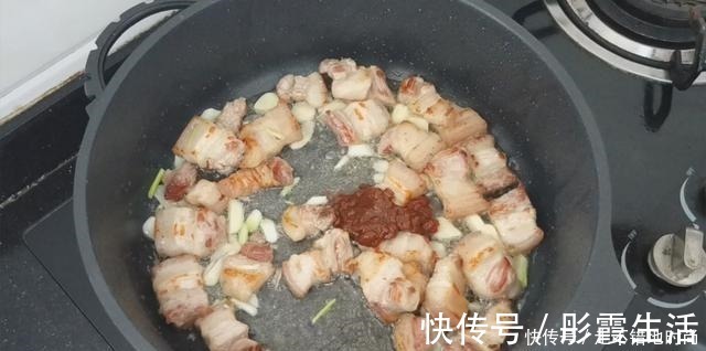 鱼香肉|草鱼加一块肉，学会这一个新吃法，饭店都吃不到的味道，好吃下饭