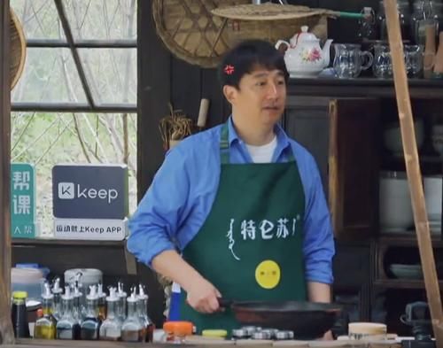 张艺兴|黄磊终于忍不住了,录节目吐槽张艺兴的睡觉习惯,瞎折腾自己!