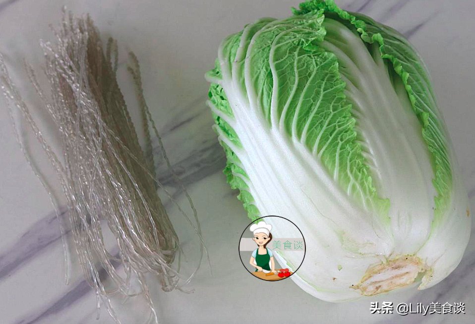 白菜炖粉条时,牢记好3个诀窍,鲜香又入味,每次炖一锅不够吃