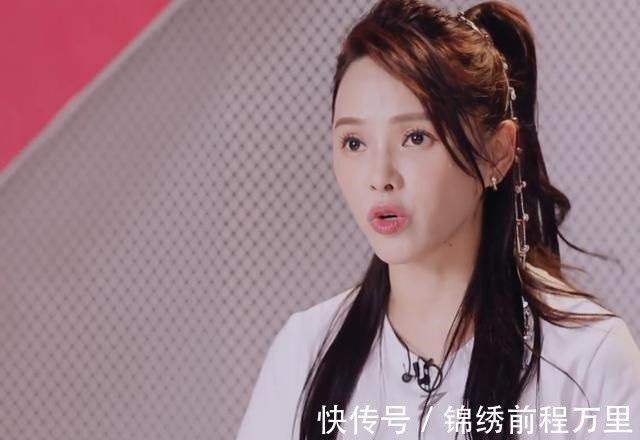 姐姐們|《乘風(fēng)破浪的姐姐》開場舞集訓(xùn)伊能靜站C位，萬茜全程笑看不吱聲