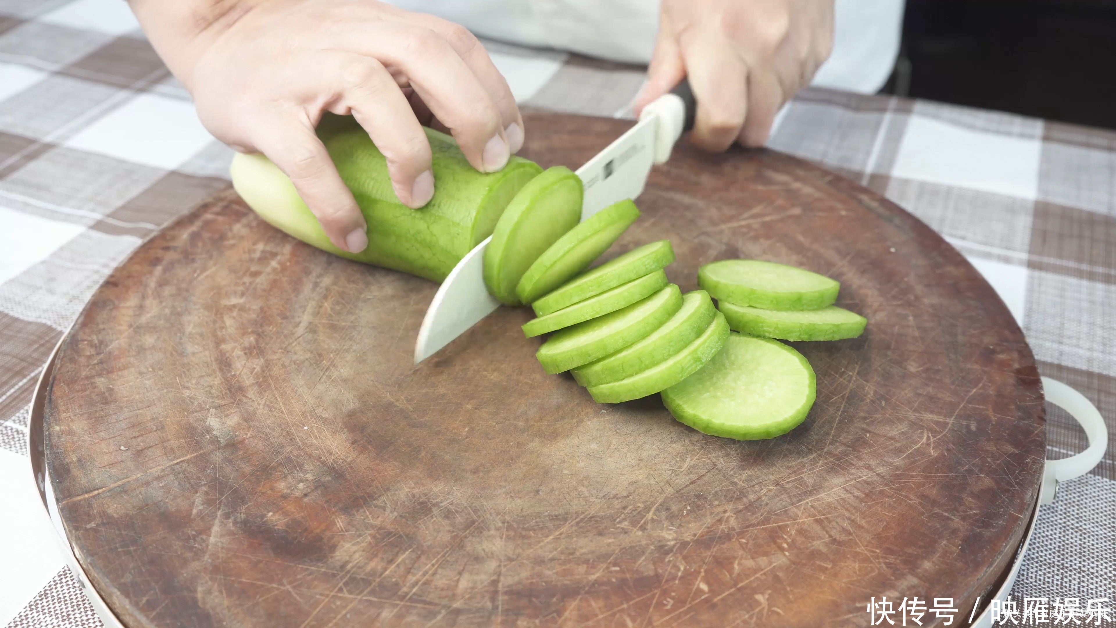  93岁奶奶喝了一辈子的萝卜茶，做法过程全部教你，很简单也营养