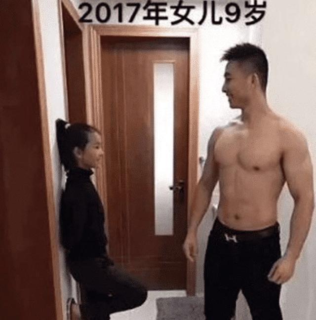 父亲|“冻龄爸爸”走红,晒与女儿从5岁到11岁合照,网友:羡慕了