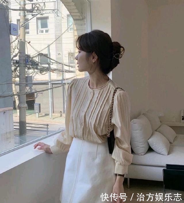 小姐姐|春末夏初适合“温柔感”穿搭,尝试舒适随性的韩系风,好看显气质
