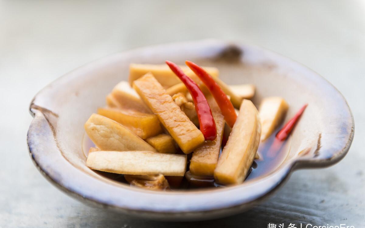 腌萝卜，最忌直接放盐，教你饭店腌萝卜做法，酸辣脆嫩放一年不坏