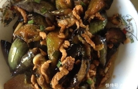  色泽|鲜嫩可口香味四溢，营养美味色泽油亮，孩子能多吃一碗饭