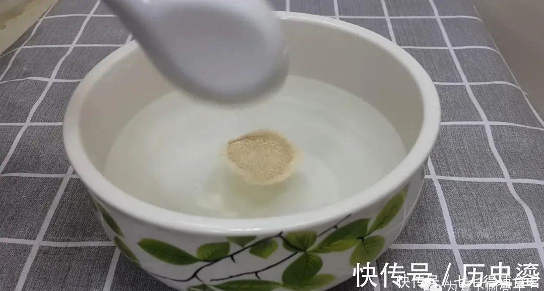 红薯馅饼|红薯别只会烤着吃了，锅里蒸一蒸，个个松软香甜，想吃都买不到