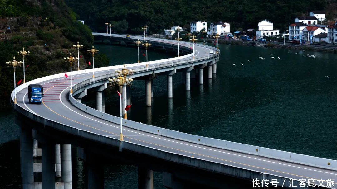 中年|湖北这座安逸小城，山水太绝了！难怪顶流文豪都写诗点赞