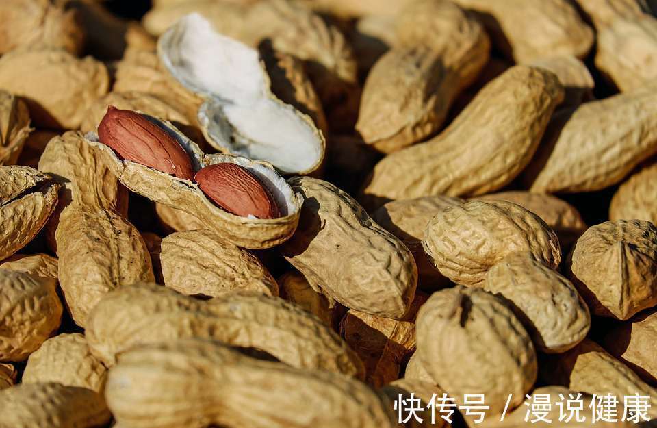 胆汁|被誉为“长寿果”的花生,营养虽说丰富,但这3类人却不能多吃