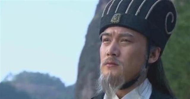 明明|诸葛亮明明会骑马,打仗时为何总坐四轮车?原因其实很简单