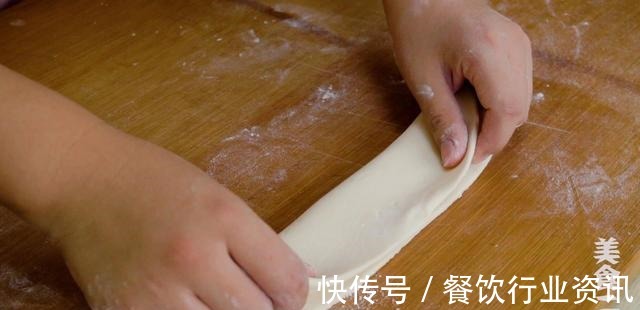 肉夹馍教程来了,从烙馍到卤肉,超详细做法分享,学会能开店了