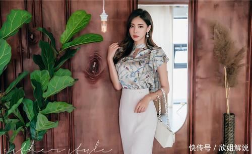 朴多贤|美女穿搭:卡其色套装十分优雅,臀部比例十分优越