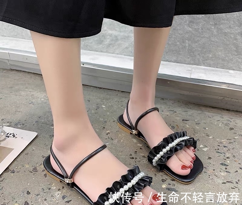 凉鞋|夏季小众款凉鞋分享，各种风格，任君挑选