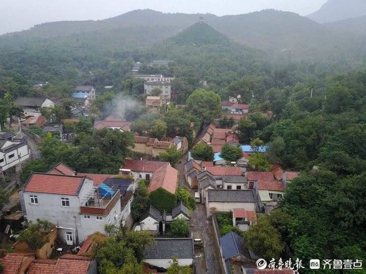 航拍|航拍秋雨绵绵中的章丘朱家峪，村子幽静古朴、充满历史感