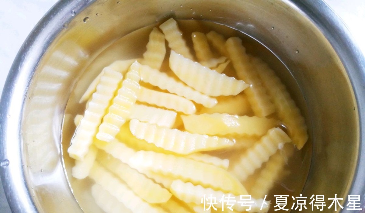土豆条|自制凉拌狼牙土豆，比薯条还好吃，鲜香可口，大人孩子都爱吃！