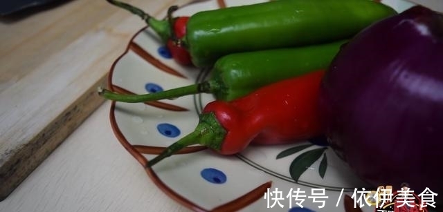 鱿鱼|爆炒鱿鱼须最好吃的做法,简单美味又下饭,看看你喜欢吃不?