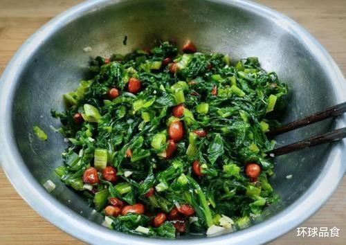 油炸花生米|花生米和它是绝配,简单拌一拌,美味下饭,营养极高,不懂太可惜