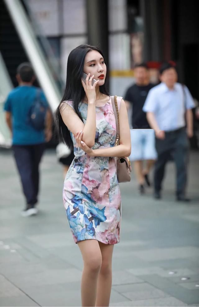 街拍|街拍旗袍，小姐姐继承了历史的美好