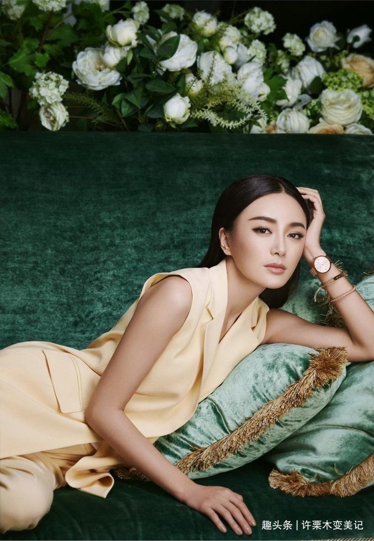 手镯 女人适合戴“手镯”还是“手表”三个理由告诉你,戴错很尴尬