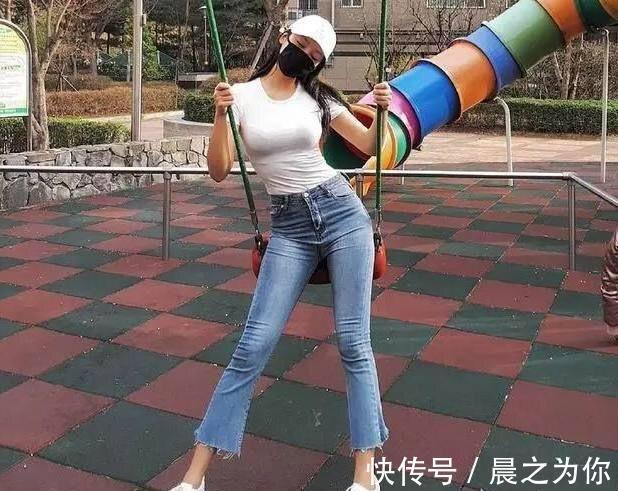 美女 -微胖牛仔裤美女,搭配紧身上衣,散发着女人的韵味