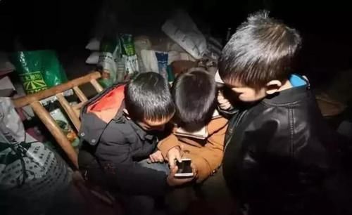 父母在这几个方面越大方，养出来的孩子越自信大方，想不成才都难