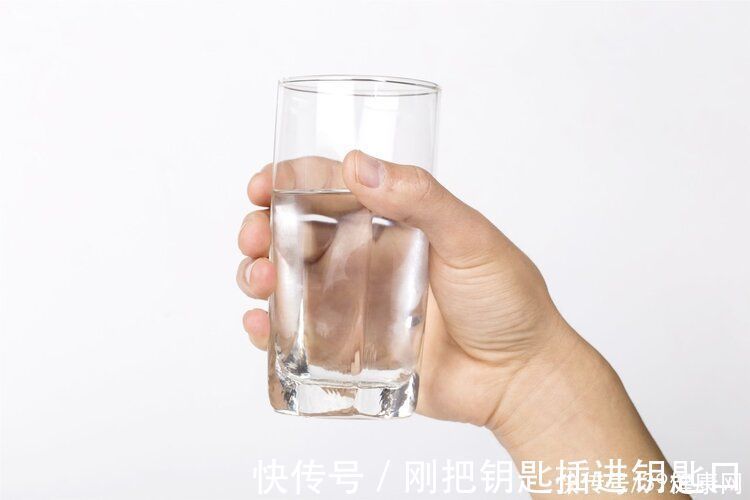 高血压患者|不用吃药，就能把血压降下来？医生：2类运动结合，效果更好