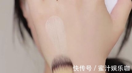 粉底液|故宫出彩妆?彩妆大师毛戈平也来插一脚?我的钱包恐怕保不住了!