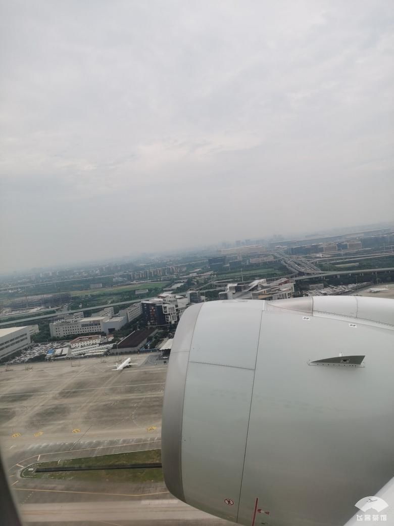 拔草东航A350套房商务舱座椅能随意调整方向,大飞机真带劲