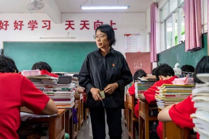 一高三学生的春节假期，朝6晚11坚持学习，每天学习16个小时