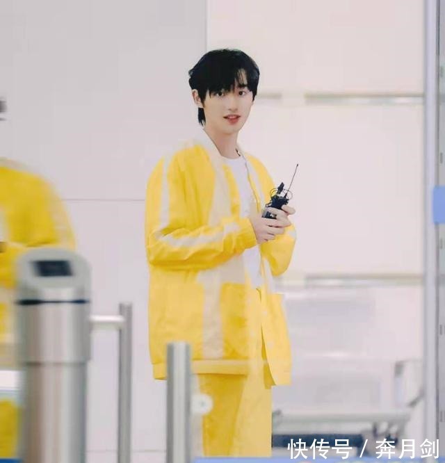 丁程鑫|《快乐大本营》新加入两位主持人,谢娜出局,吴昕位置惹争议